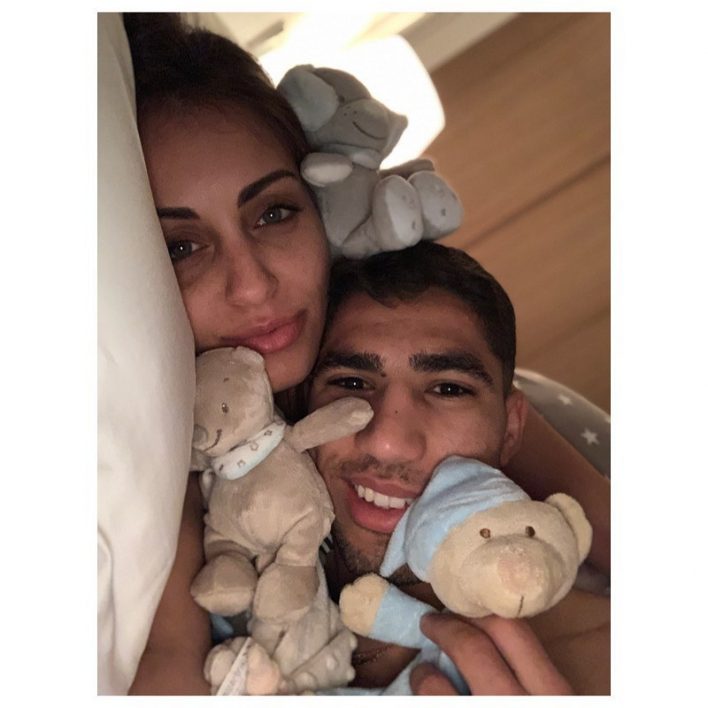 Achraf Hakimi Wife : Achraf Hakimi Wiki 2021 - Girlfriend, Salary